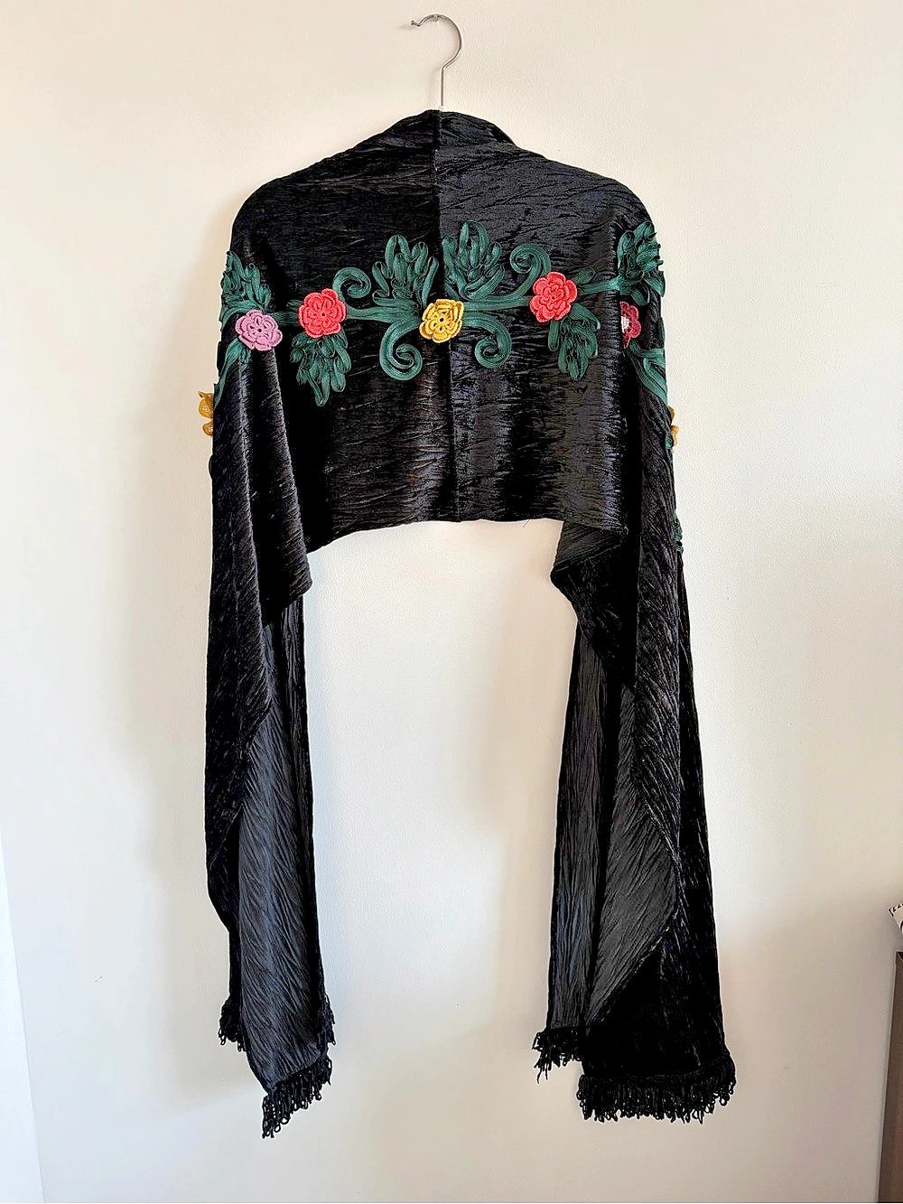 SUE WONG Black Floral Embroidered Fringe shawl